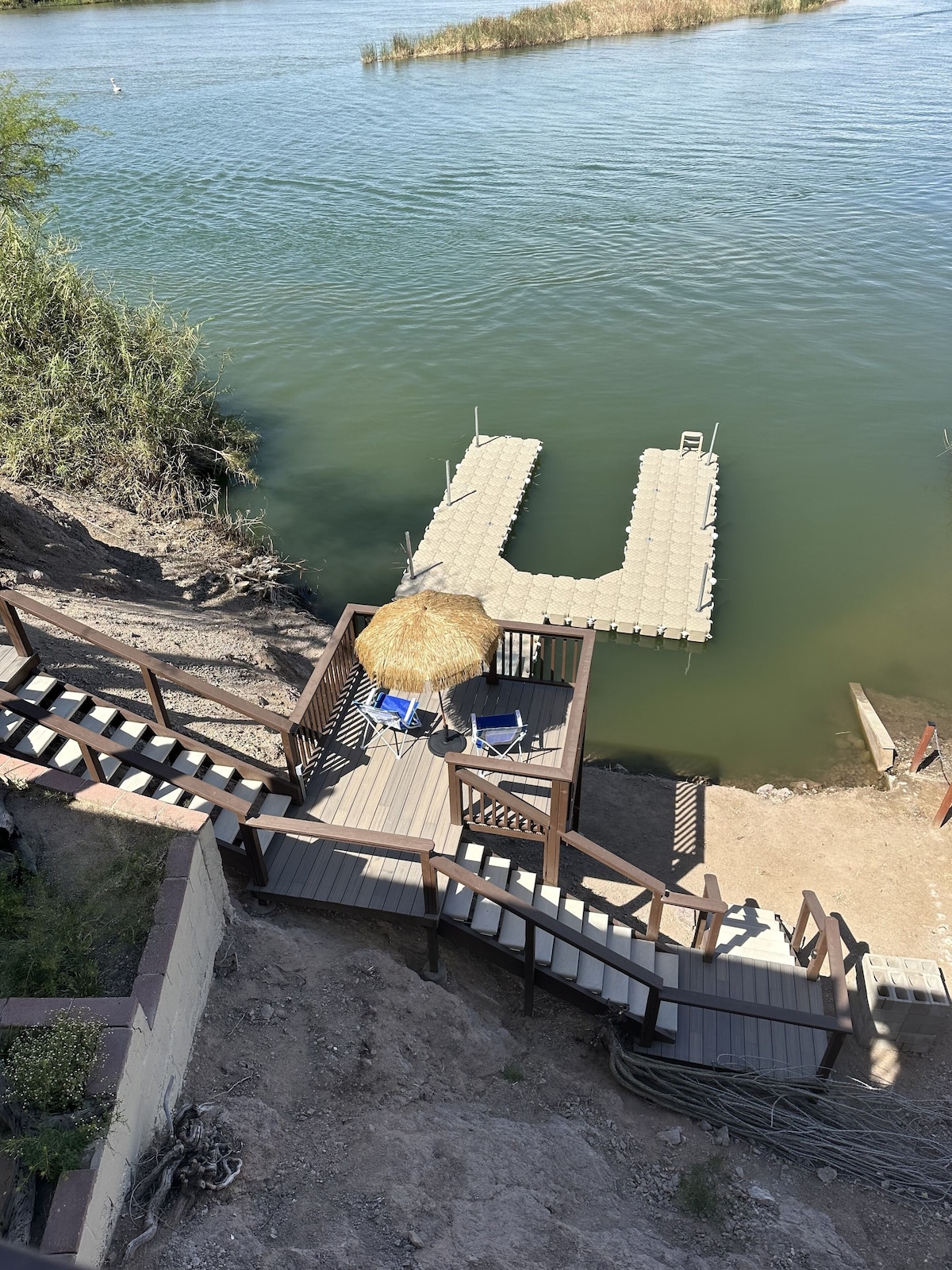 Waterfront River Retreat