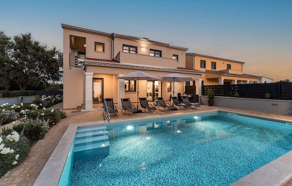 pool