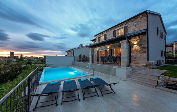 pool