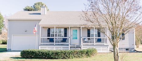 Cape Charles Vacation Rental | 4BR | 2BA | 1 Full Acre | Plenty of Parking 