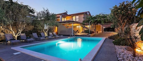 pool