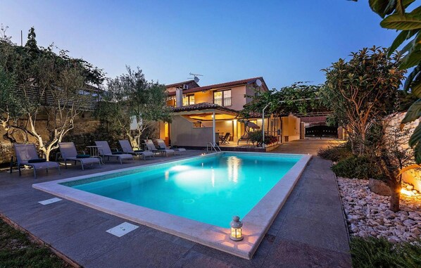 pool
