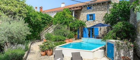 pool