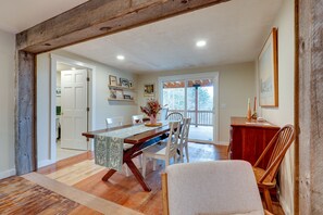 Dining Room | Dishware & Flatware Provided