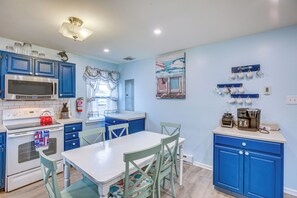 Kitchen | Cooking Basics | Coffee Maker | Trash Bags & Paper Towels Provided