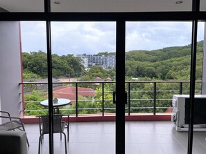 Nai Harn spacious studio, great amenities! (9765)