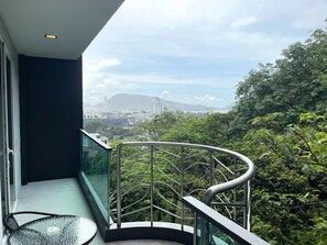 ET 708 Top floor apartment at Emerald Terrace (11088)