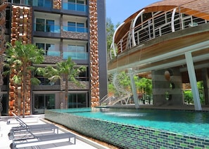 ET 708 Top floor apartment at Emerald Terrace (11091)