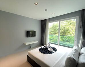 ET 708 Top floor apartment at Emerald Terrace (11081)