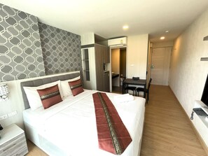 Cozy studio at Splendid Condo, Kata beach (10948)