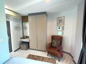 Cozy apartment at Zcape 1, fun Boat Avenue area (11019)
