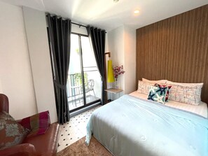 Cozy apartment at Zcape 1, fun Boat Avenue area (11014)