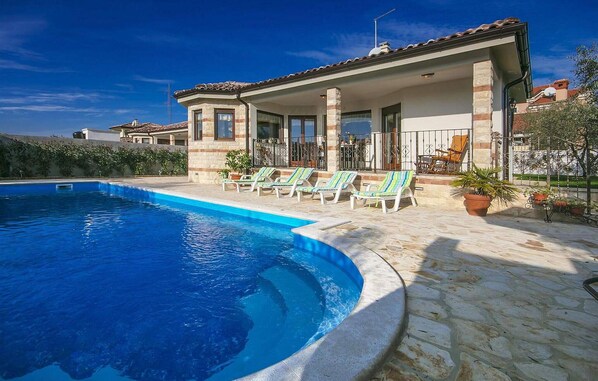 pool