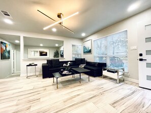 The beautiful flowing floor plan with open concept is ideally suited 4 your stay