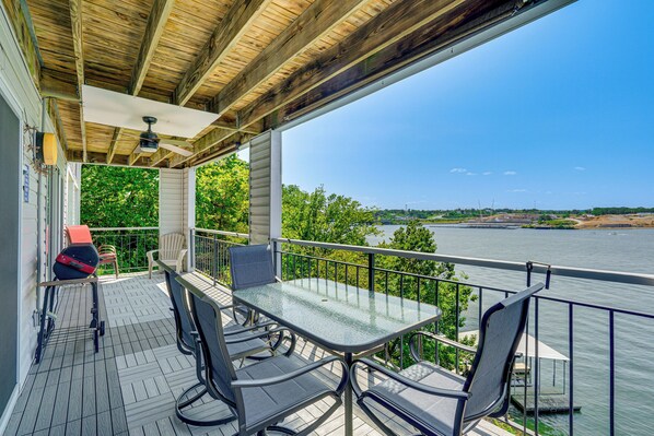 Osage Beach Vacation Rental | 2BR | 2BA | 1,113 Sq Ft | Stairs Required