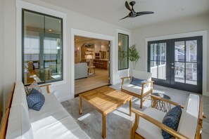 Sunroom | Single-Story House