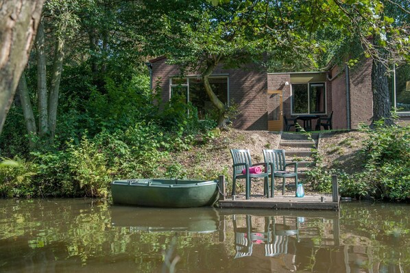 Außenseite Ferienhaus [Sommer]