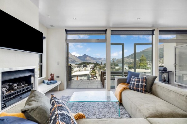 Vailmont Villa, Queenstown | Under New Management 01 Dec 2023