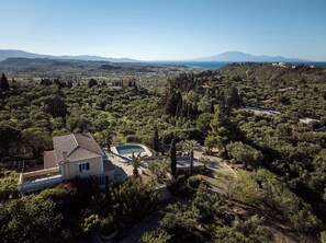 The villa lays in 4acres private land, only 5 minutes from Zakynthos.