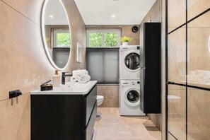 Free-to-use washing machine and dryer for your convenience. Perfect for longer stays or after traveling.
