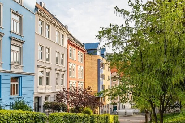 Welcome to the historical Tullins Gate - a truly unique experience offering both a high level of comfort and close proximity to all the adventures in Bergen!