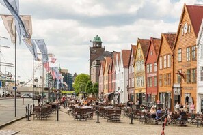 The famous UNESCO World Heritage site, Bryggen, is just a short stroll away from the house. Reserve your next unforgettable trip now!