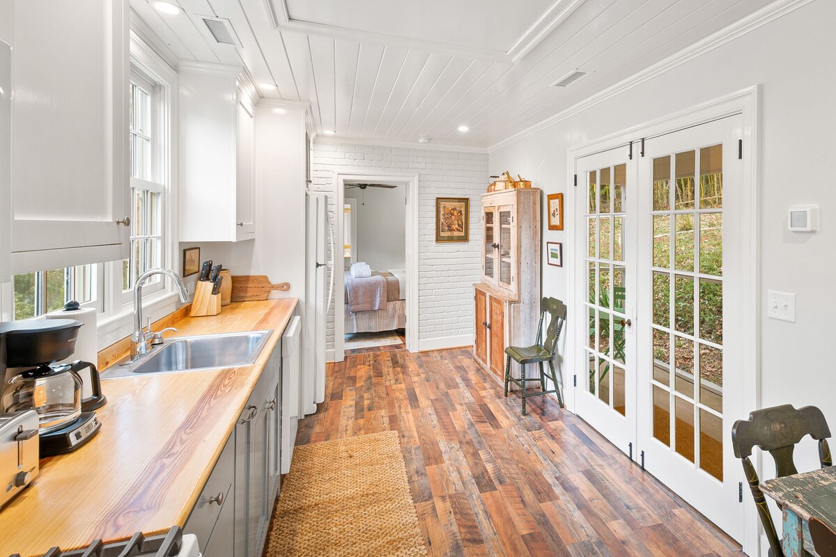 Pet-Friendly Somerset Cottage at Ivy Cottages