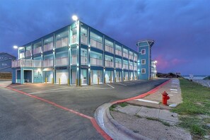 exterior - Seaside Boutique Hotel Parking