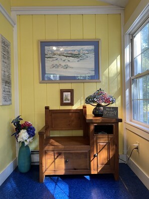 Dandelion sunroom seating.