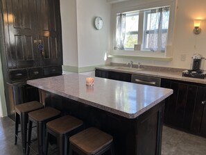 Kitchen with large island