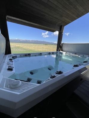 Bain à remous extérieur
