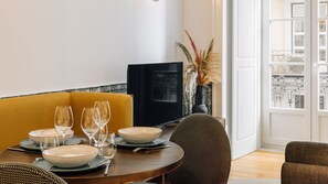 A dining area perfectly placed to enjoy the city view #dining #lisbon #pt #portugal