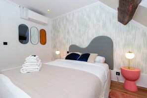 Chambre avec lit double