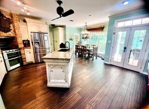 Private kitchen
