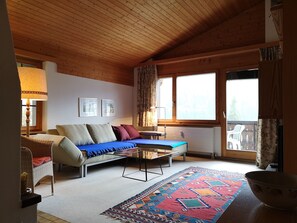 Wohnzimmer / Living room