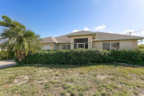 Front Exterior | Single-Story House