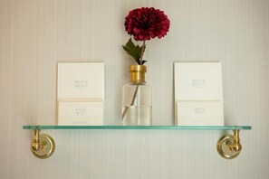 Bathroom amenities