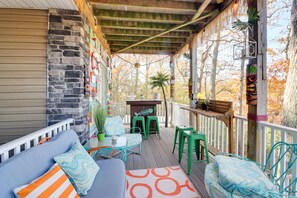 Deck | Tropical Bar | Pet Friendly w/ Fee