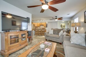 Living Room | Smart TV | Central A/C + Heating