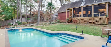 Brandon Vacation Rental | 3BR | 2.5BA | 2,100 Sq Ft | Steps Required to Enter