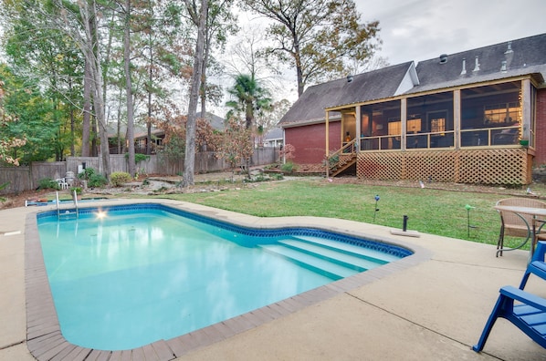 Brandon Vacation Rental | 3BR | 2.5BA | 2,100 Sq Ft | Steps Required to Enter