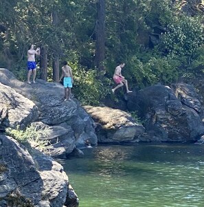 Tubbs Hill Hike: https://youtu.be/yT95ZQd9iLU 