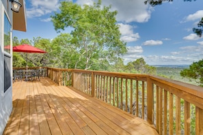 Deck | Outdoor Dining Area | Stunning Views