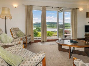 Living room with views to Loch Awe | The Stable, Dalmally