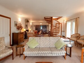Open plan lounge and dining area | The Stable, Dalmally