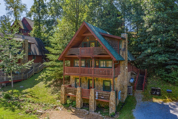 A Beary Nice Cabin, a 2 bedroom cabin rental located in Pigeon Forge