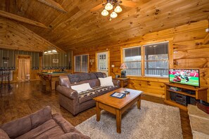 at eagle's loft a 2 bedroom cabin rental located in pigeon forge