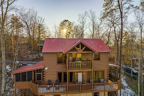 Back view at Gone To Therapy, a 2 bedroom cabin rental located in Gatlinburg