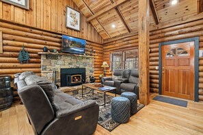 moonlit-mountain-lodge-4