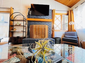Welcome to Salt & Pine Cabin